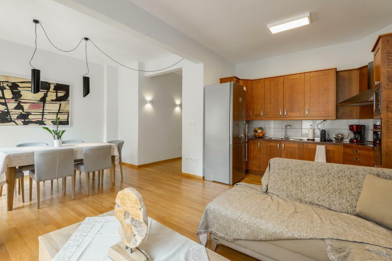 Brand-New Modern Flat In Heart Of City Salonic Exterior foto